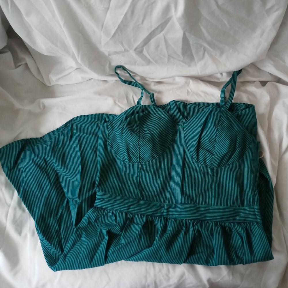 green dress